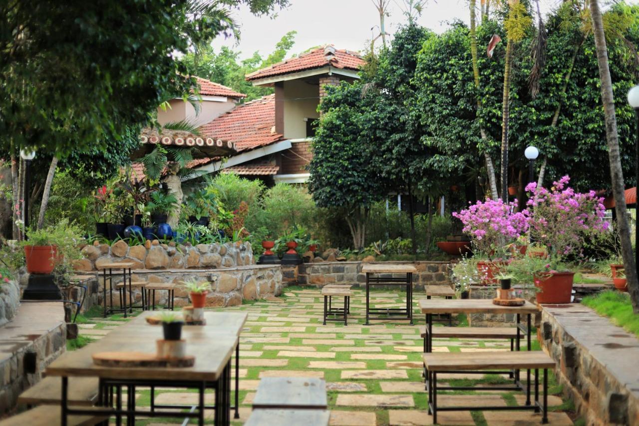Achalaa Resort Kolhapur Ngoại thất bức ảnh