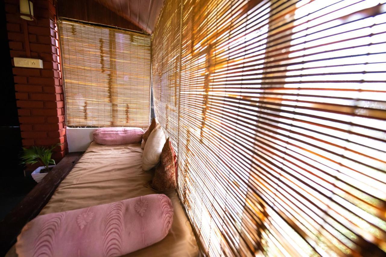 Achalaa Resort Kolhapur Ngoại thất bức ảnh
