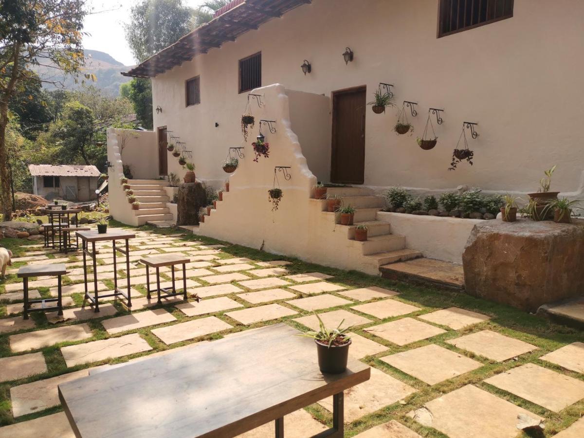 Achalaa Resort Kolhapur Ngoại thất bức ảnh