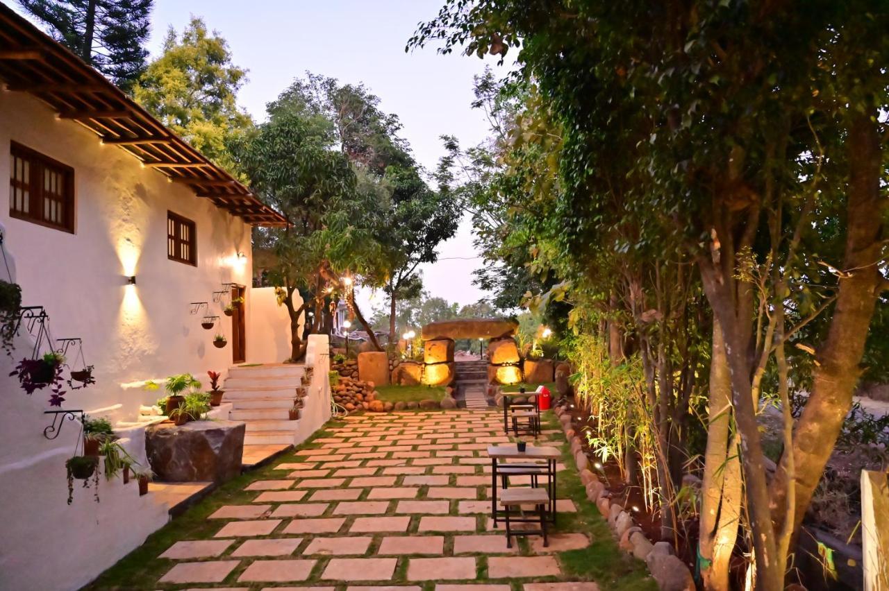 Achalaa Resort Kolhapur Ngoại thất bức ảnh