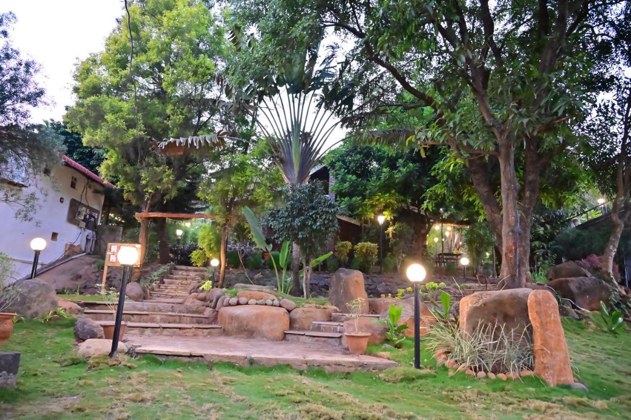 Achalaa Resort Kolhapur Ngoại thất bức ảnh
